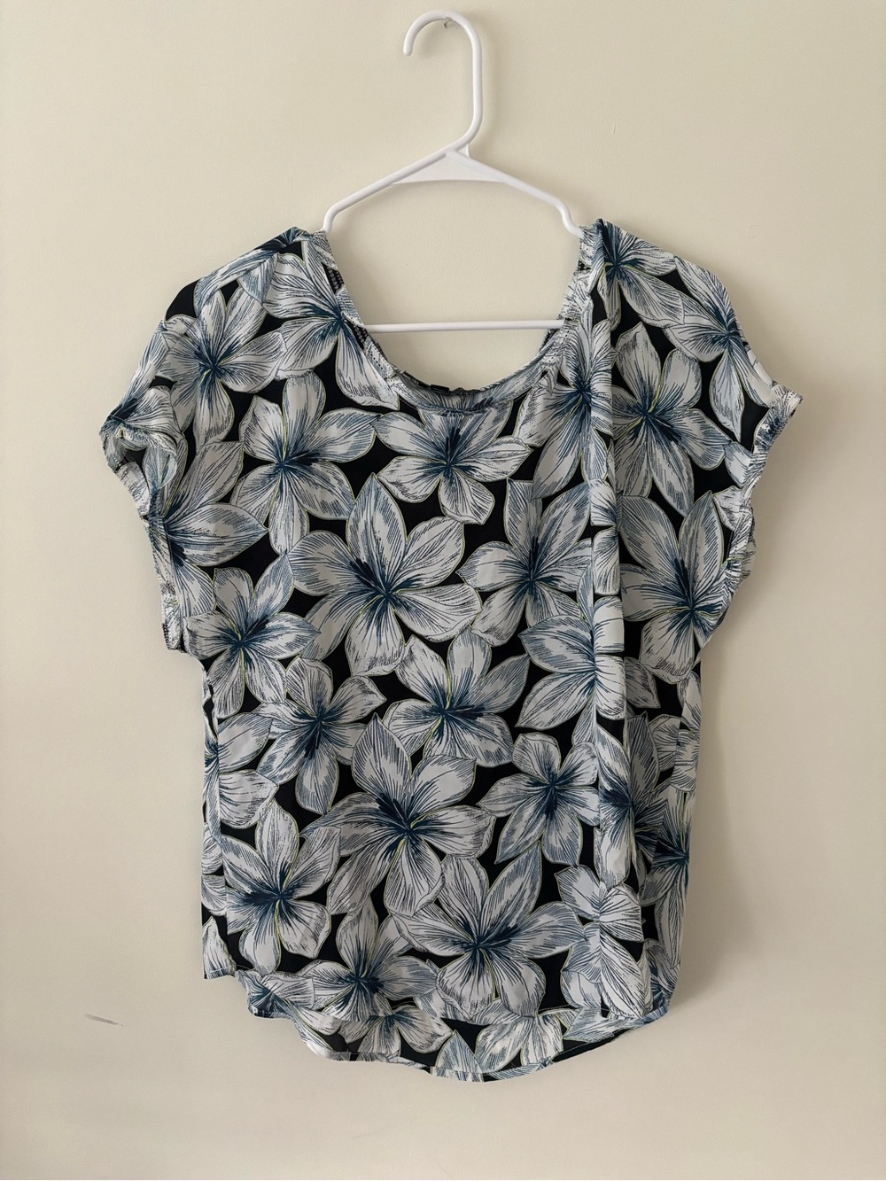 Banana Republic Black Floral Short Sleeve Blouse
